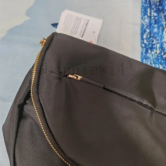 Lululemon gold All Night Festival Bag 5L - Picture 2 of 6